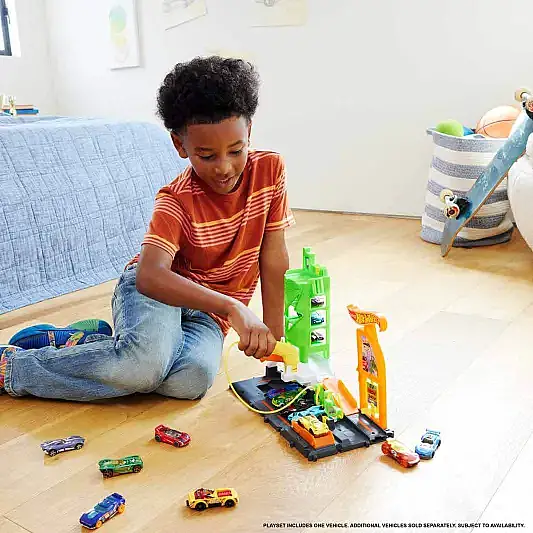 Hot Wheels Elektrikli Araç Şarj İstasyonu Oyun Seti - 11