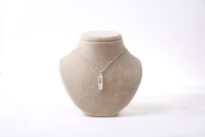Kristal Kuvars Doğal Taş Kolye Ucu 3x1 cm, Gümüş Zincir - 4