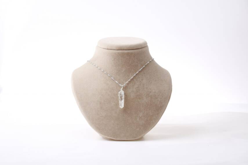 Kristal Kuvars Doğal Taş Kolye Ucu 3x1 cm, Gümüş Zincir - 4