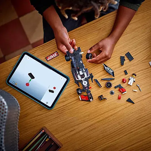 Lego Speed Champions Moneygram Haas F1 Team Vf24 Yarış Arabası 77250 - 2
