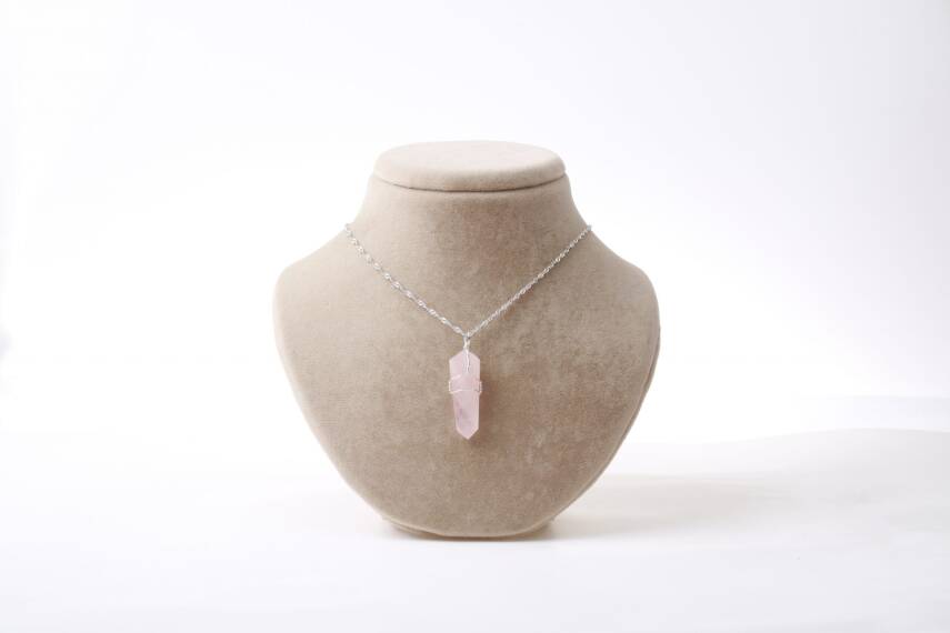 Pembe Kuvars Doğal Taş Kolye Ucu 3x1 cm, Gümüş Zincir - 2