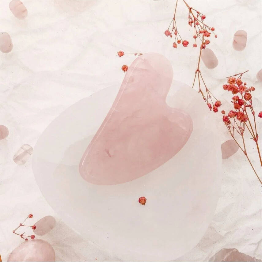 Pembe Kuvars Taşı Gua Sha Yüz Masaj Taşı Kalpli - 1