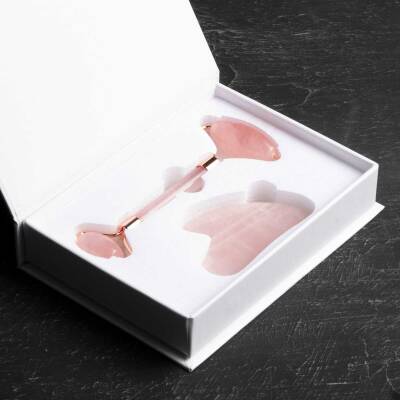 Pembe Kuvars Taşı Masaj Takımı - Roller ve Gua Sha Kalpli Set - Doğal Taş