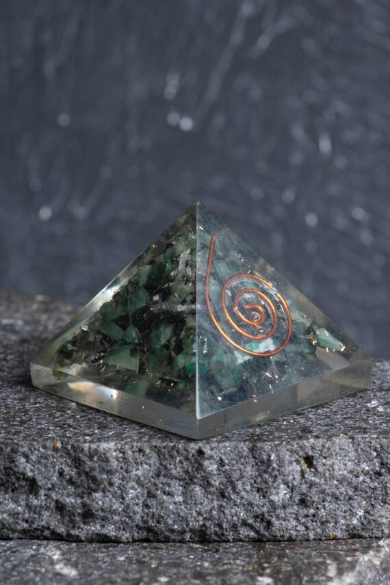 Seritifikalı zümrüt Piramit - 4