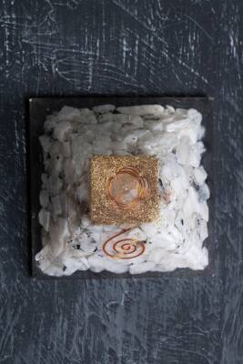 Sertifikalı Ay Taşı Piramit - 4