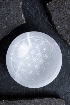 Sertifikalı Beyaz Motifli Selenit Tabak - Osmanlı Doğal Taş