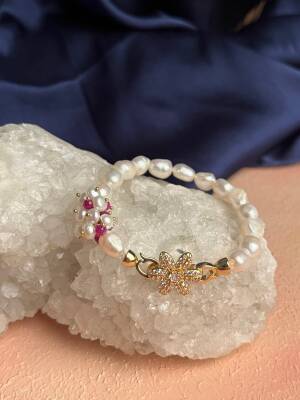 Sertifikalı İnci, Yakut Zirkon Çiçek Aparatlı Gümüş Detaylı Doğal Taş Bileklik (SK:440) - Osmanlı Doğal Taş