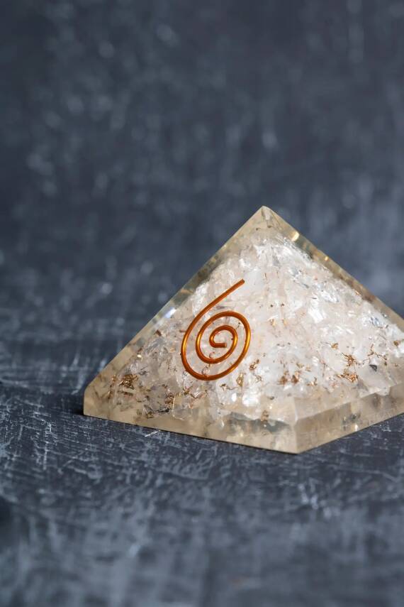 Sertifikalı Kristal Kuvars Piramit - 3