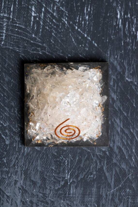 Sertifikalı Kristal Kuvars Piramit - 3