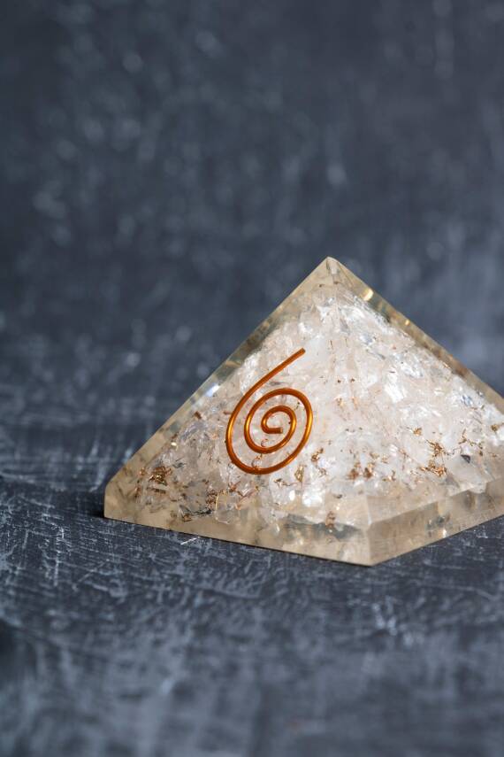 Sertifikalı Kristal Kuvars Piramit - 5