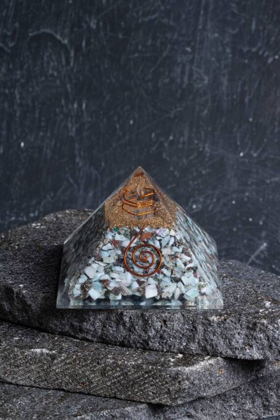 Sertifikalı Larimar Piramit - 1