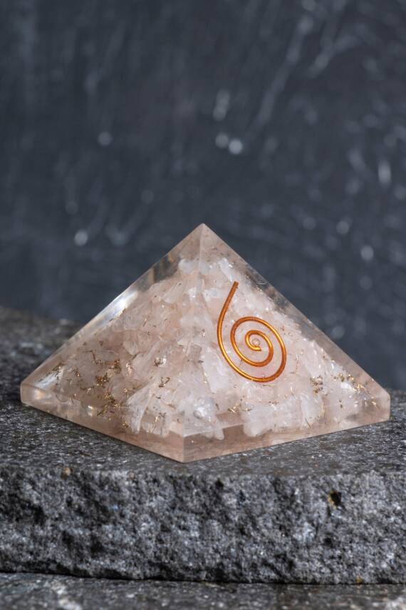 Sertifikalı Pembe Kuvars Piramit - 1