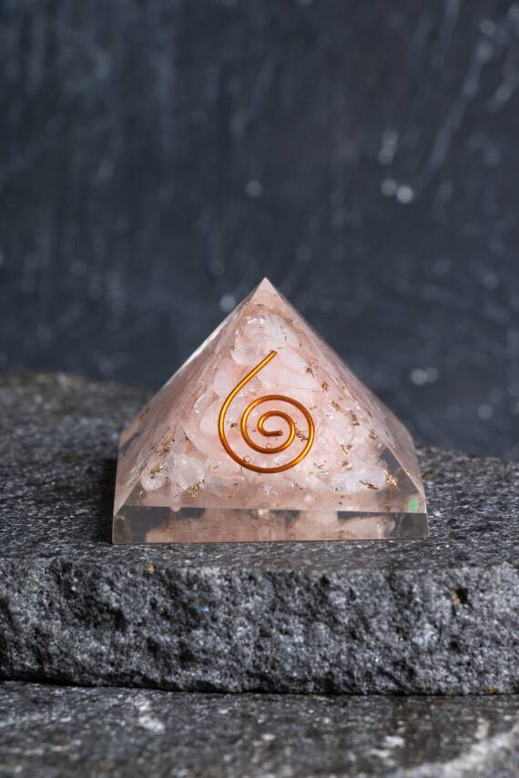 Sertifikalı Pembe kuvars Piramit - 1