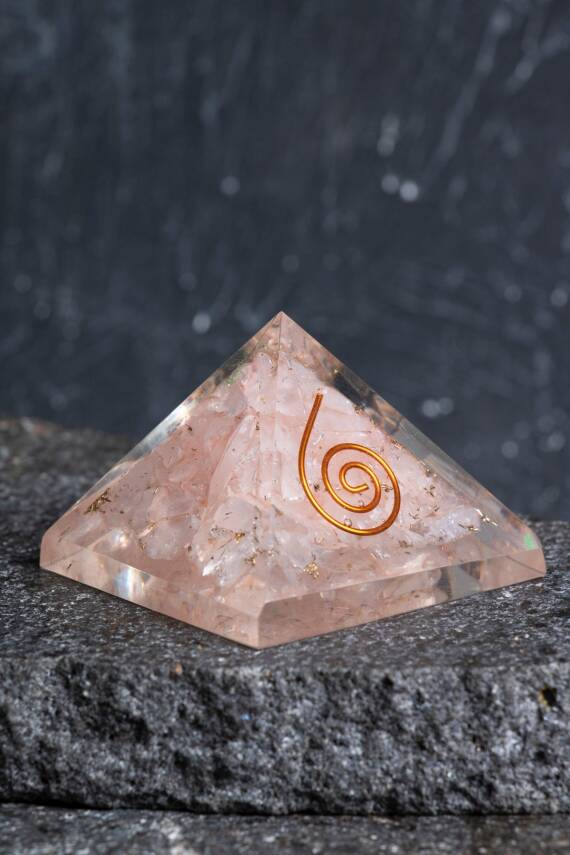 Sertifikalı Pembe kuvars Piramit - 2