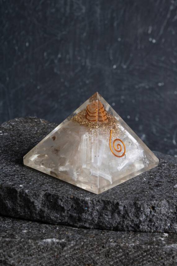 Sertifikalı Selenit Piramit - 4