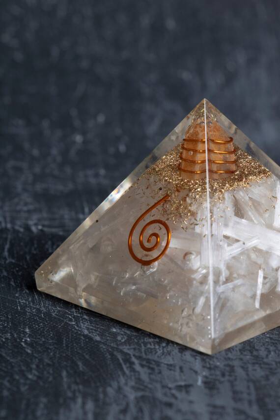 Sertifikalı Selenit Piramit - 5