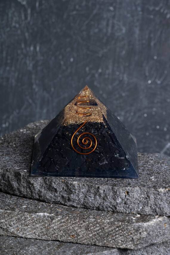 Sertifikalı Şungit Piramit - 1