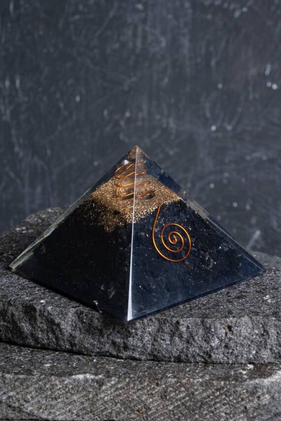 Sertifikalı Şungit Piramit - 3