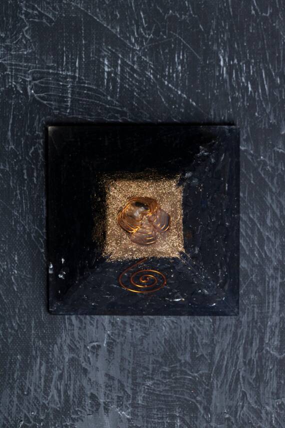 Sertifikalı Şungit Piramit - 1