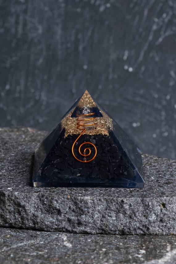 Sertifikalı Şungit Piramit - 1