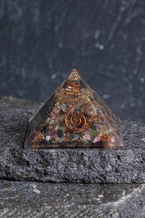 Sertifikalı Turmalin Piramit - 1