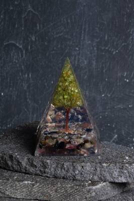 Sertifikalı Turmalin & Zebercet Ağaçlı Piramit - Osmanlı Doğal Taş