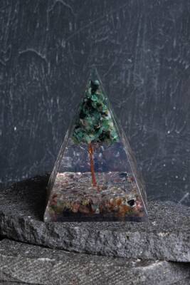 Sertifikalı Turmalin & Zümrüt Ağaçlı Piramit - Osmanlı Doğal Taş