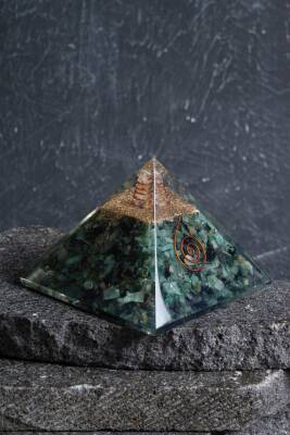 Sertifikalı Zümrüt Piramit - 2