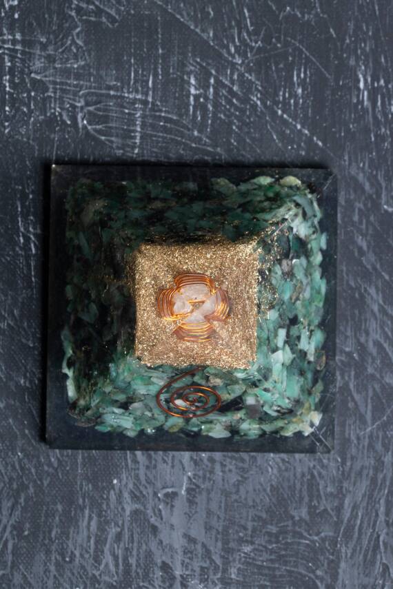 Sertifikalı Zümrüt Piramit - 3