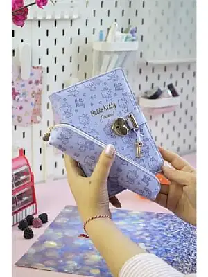 Victorias Journals Hush Hush Hello Kitty Deri Kalemlik + Kalp Kilitli Çizgili 160 Yp 13x18 Cm Kutulu - 4