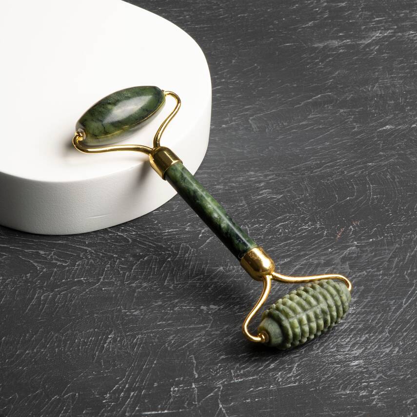 Yeşim Taşı Tırtıklı Roller Masaj Aleti - 1