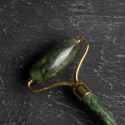 Yeşim Taşı Tırtıklı Roller Masaj Aleti - 5